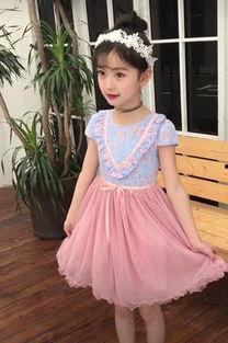 抖音小女孩网红吃瓜,抖音小女孩网红的甜蜜吃瓜日常