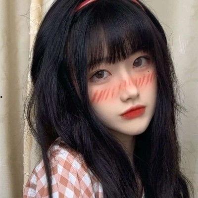 抖音小女孩网红吃瓜,抖音小女孩网红的甜蜜吃瓜日常