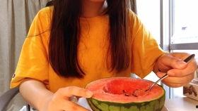 留学生网红吃瓜,海外“吃瓜”风云录