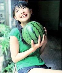 网红被爆吃瓜哭的真好听,哭声引发网友热议