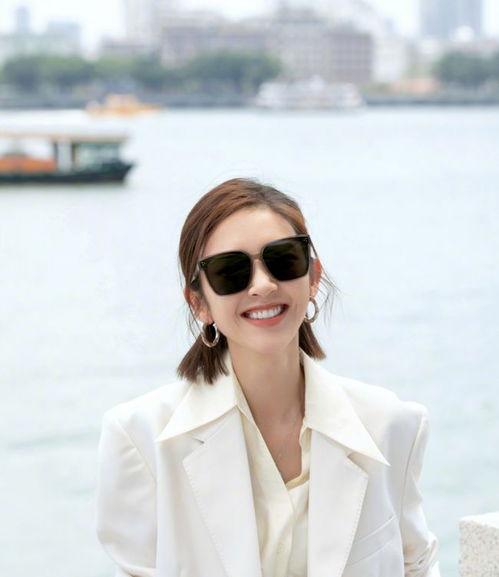 网曝吃瓜女明星图片高清,女明星私密瞬间曝光，网友热议不断