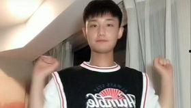 抖音帅哥吃瓜网红是谁,抖音吃瓜网红帅哥走红网络！”