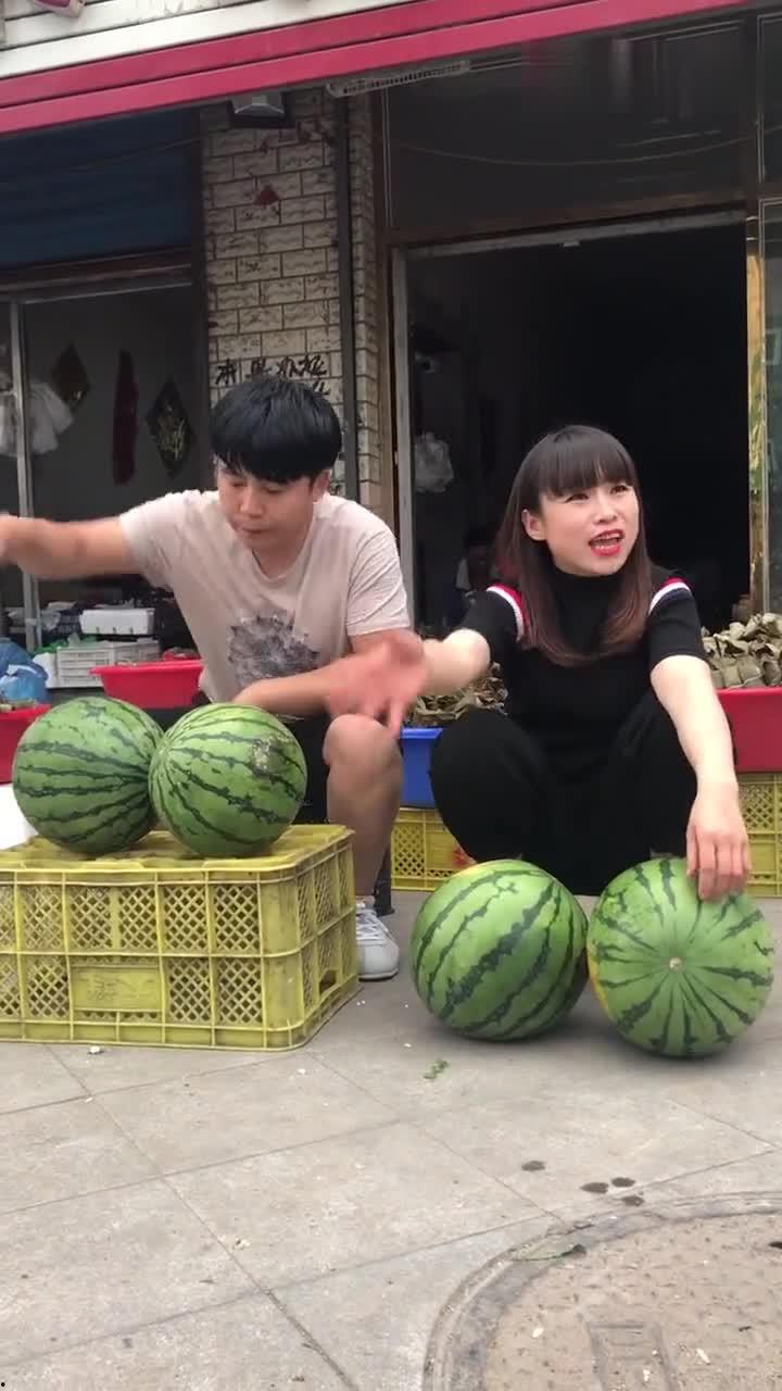 浙江男网红吃瓜事件,真相揭秘引网友热议