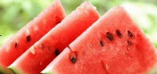 吃牛角瓜爆火的网红