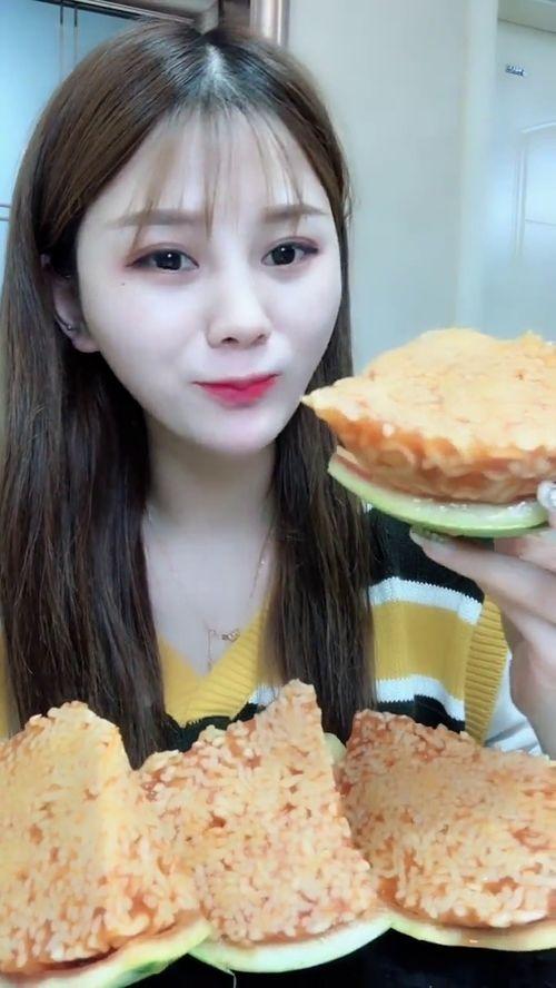 网红鸡大人吃瓜,揭秘娱乐圈幕后真相